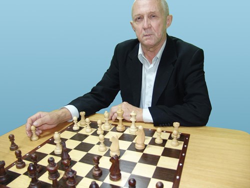 Титлянов Ю.В., МС СССР, автор пособия по шахматам "Уроки шахматного мастерства", тренер по шахматам